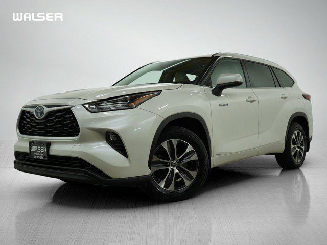 used 2020 Toyota Highlander Hybrid car, priced at $33,998
