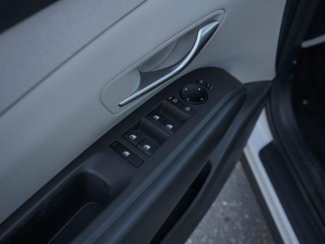 new 2025 Hyundai TUCSON Hybrid car, priced at $37,452