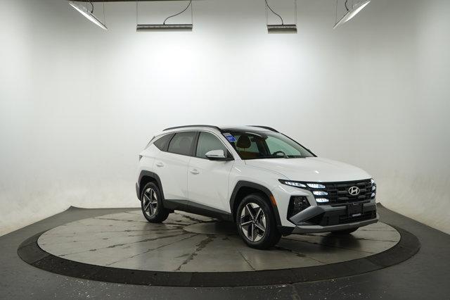 new 2025 Hyundai TUCSON Hybrid car, priced at $30,999