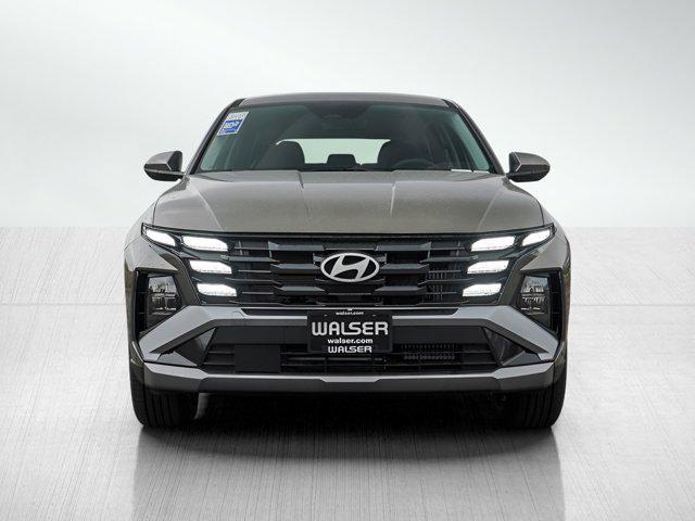 new 2026 Hyundai TUCSON Hybrid car, priced at $30,976