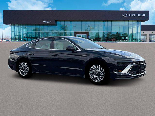 new 2025 Hyundai Sonata Hybrid car, priced at $37,699