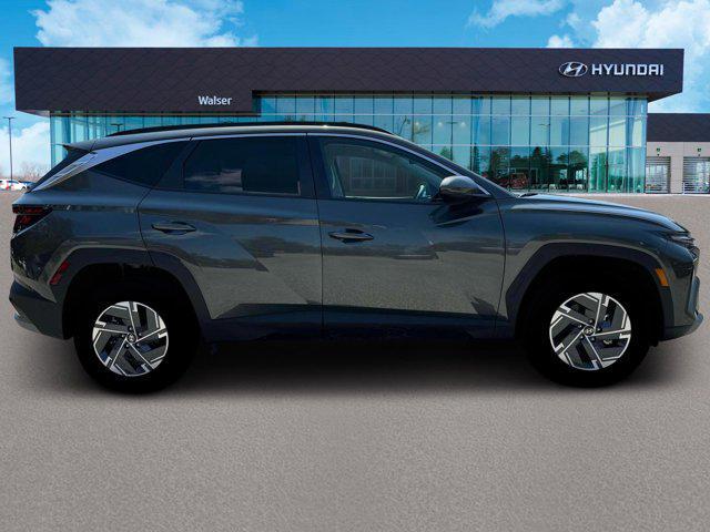 new 2025 Hyundai TUCSON Hybrid car, priced at $36,060