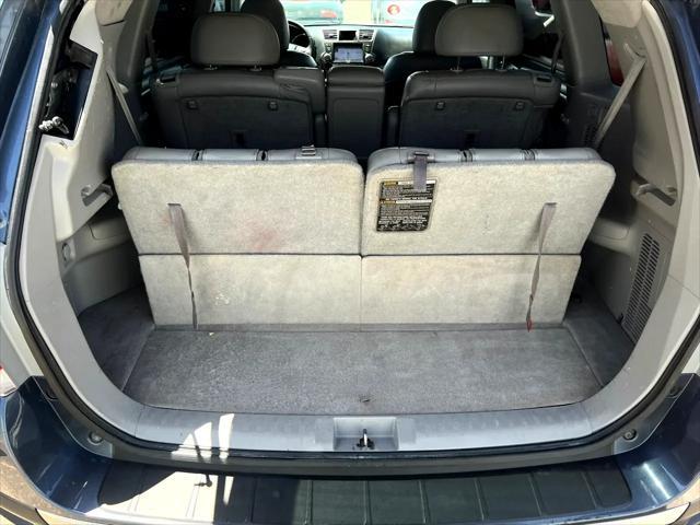 used 2012 Toyota Highlander car, priced at $10,995