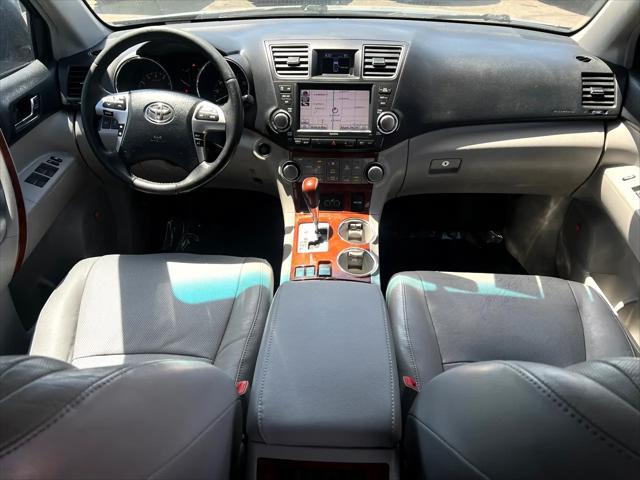 used 2012 Toyota Highlander car, priced at $10,995
