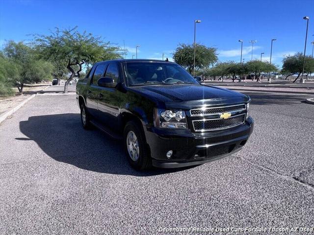 used 2009 Chevrolet Avalanche car, priced at $13,995