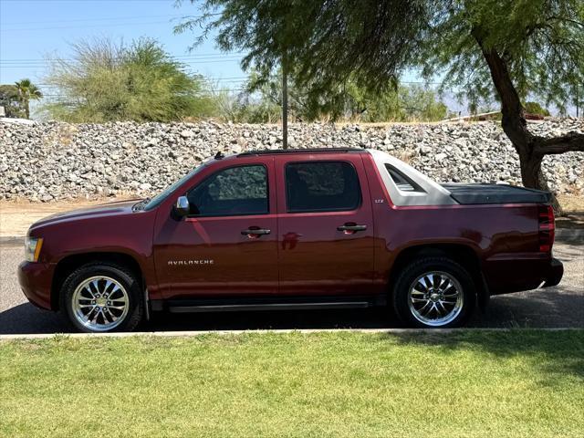 used 2008 Chevrolet Avalanche car, priced at $9,995