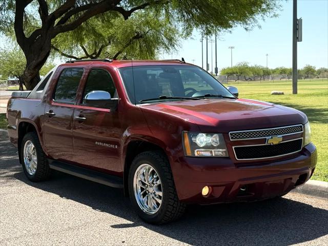 used 2008 Chevrolet Avalanche car, priced at $9,995