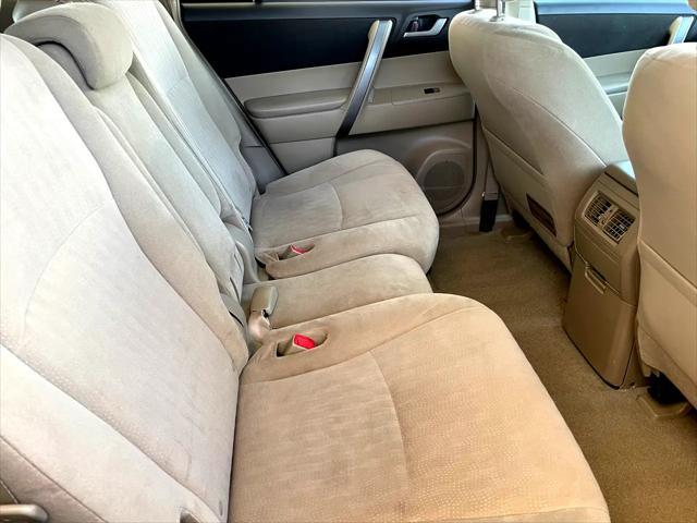 used 2008 Toyota Highlander car, priced at $9,495