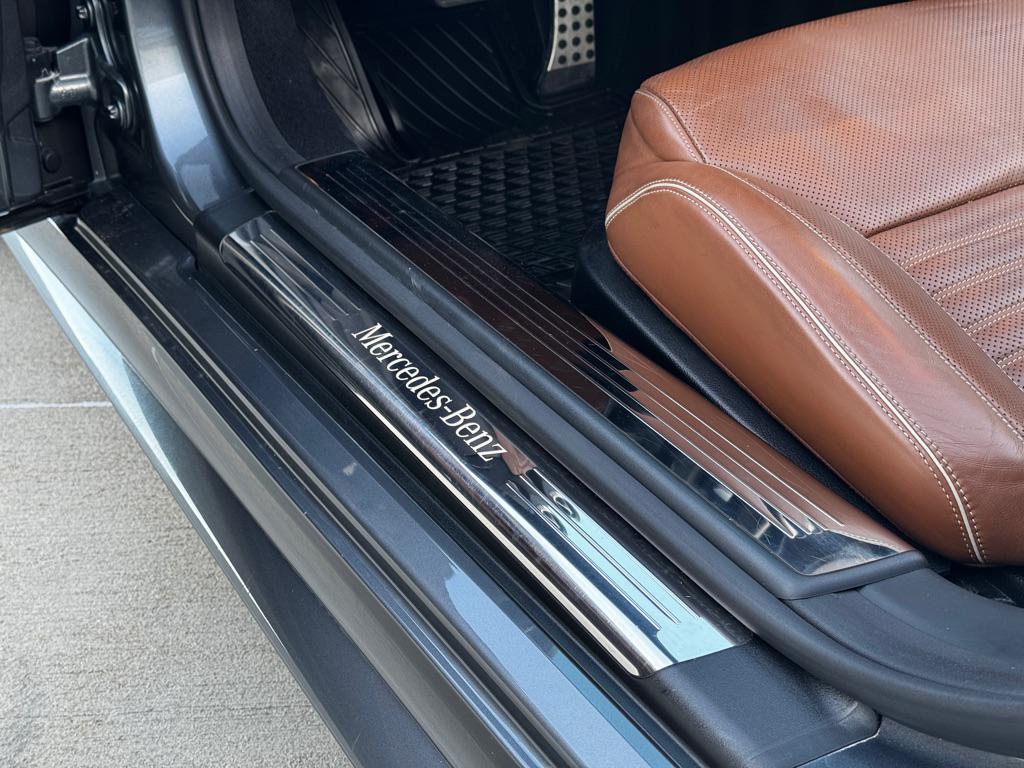 used 2018 Mercedes-Benz SL 550 car, priced at $52,950
