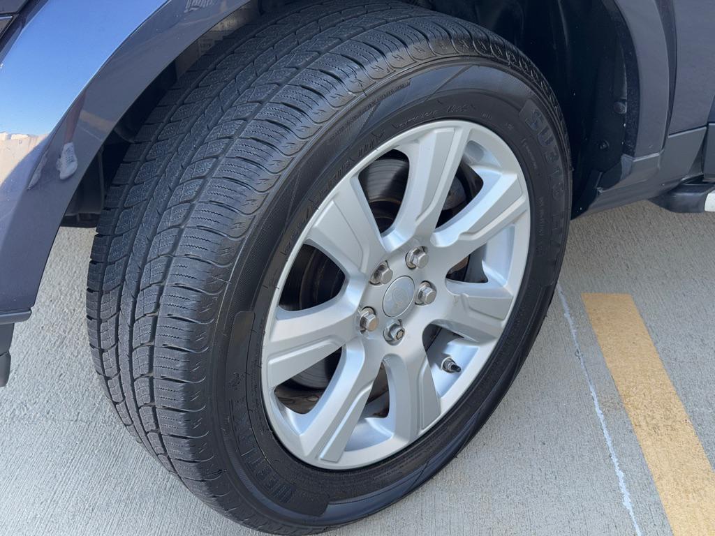 used 2015 Land Rover LR4 car, priced at $10,950