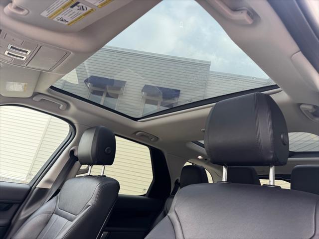 used 2019 Land Rover Discovery car, priced at $22,950
