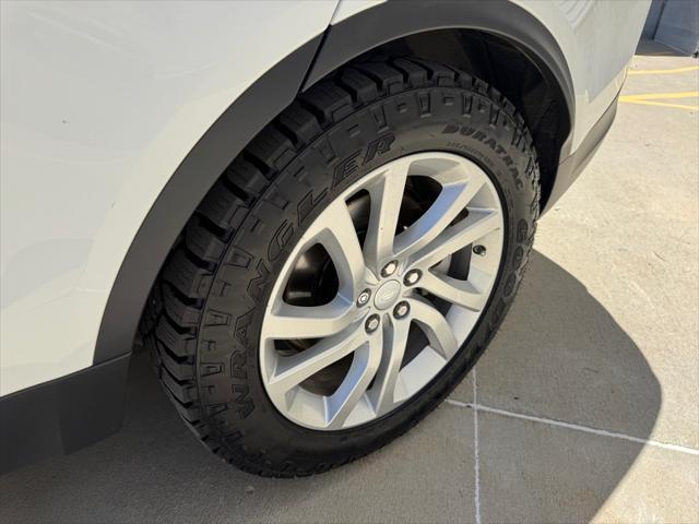 used 2018 Land Rover Discovery car, priced at $18,950