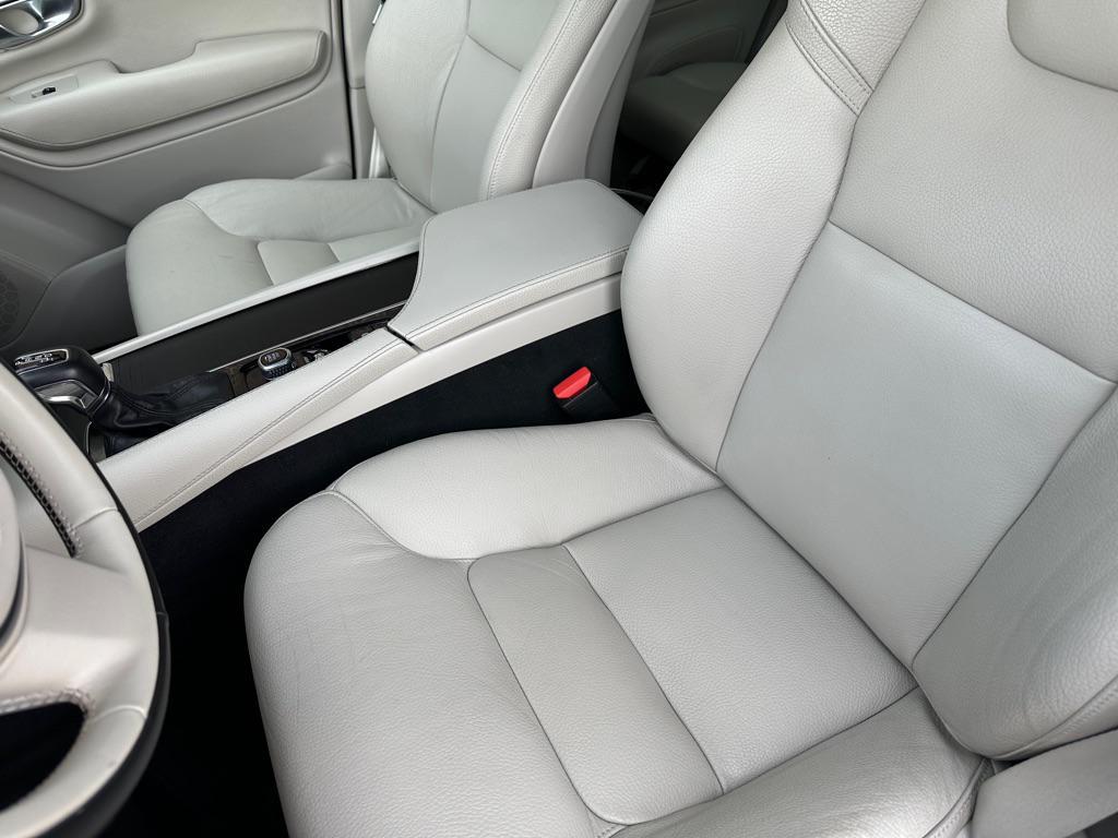 used 2020 Volvo XC90 car, priced at $21,950