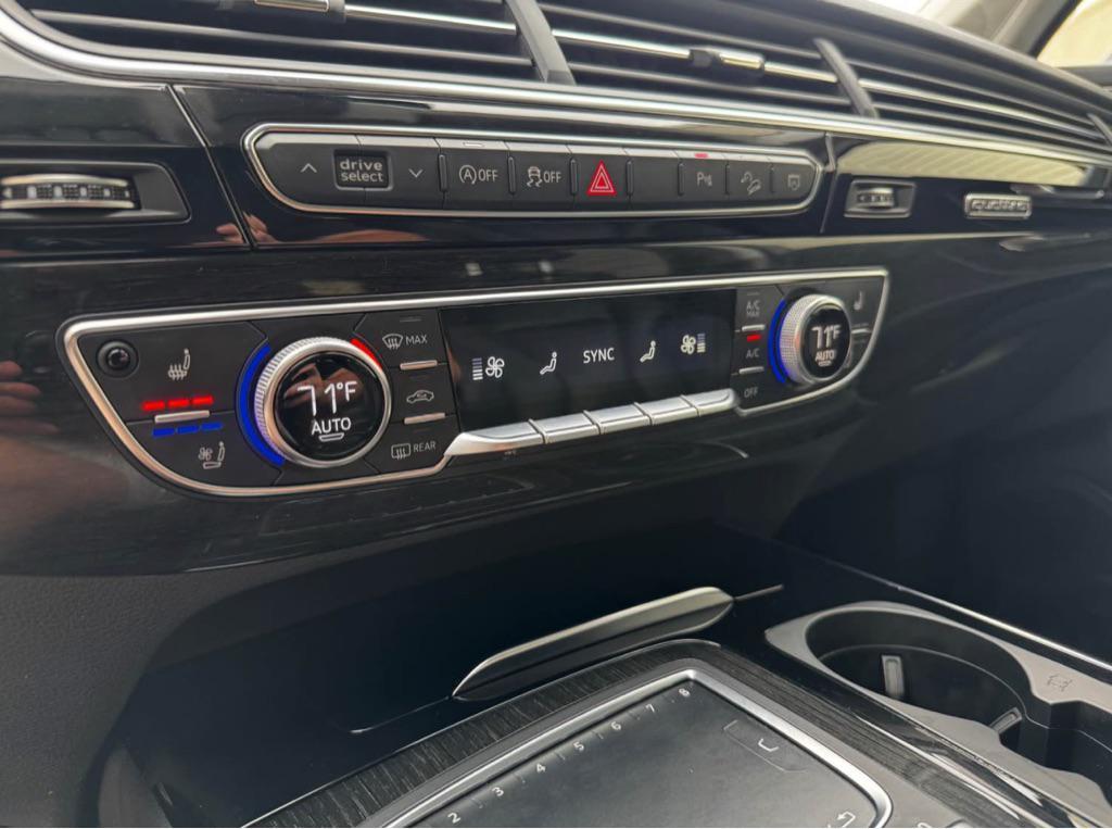 used 2019 Audi Q7 car, priced at $17,950