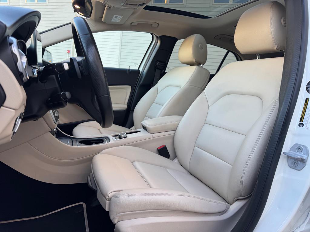 used 2018 Mercedes-Benz GLA 250 car, priced at $15,950