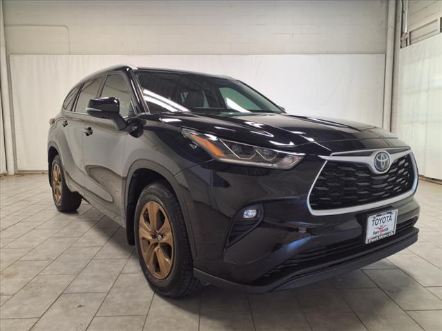 used 2023 Toyota Highlander Hybrid car, priced at $37,849