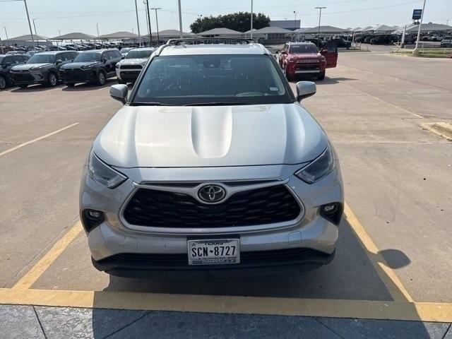 used 2022 Toyota Highlander car, priced at $34,500