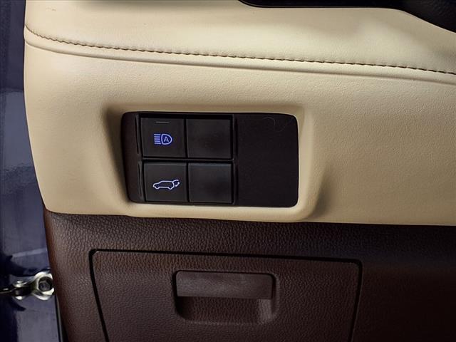 used 2022 Toyota Highlander Hybrid car, priced at $42,995