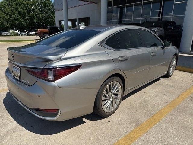 used 2021 Lexus ES 300h car, priced at $39,152