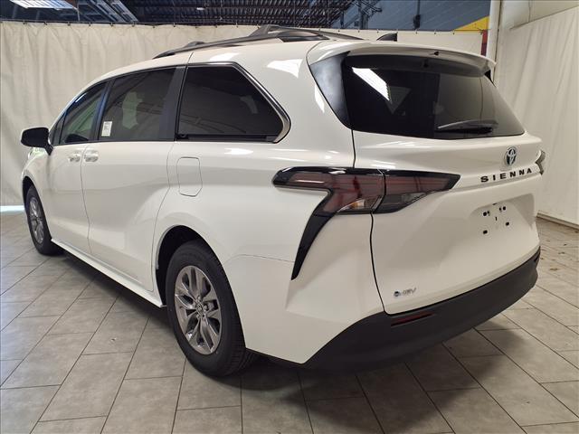 new 2025 Toyota Sienna car, priced at $41,717