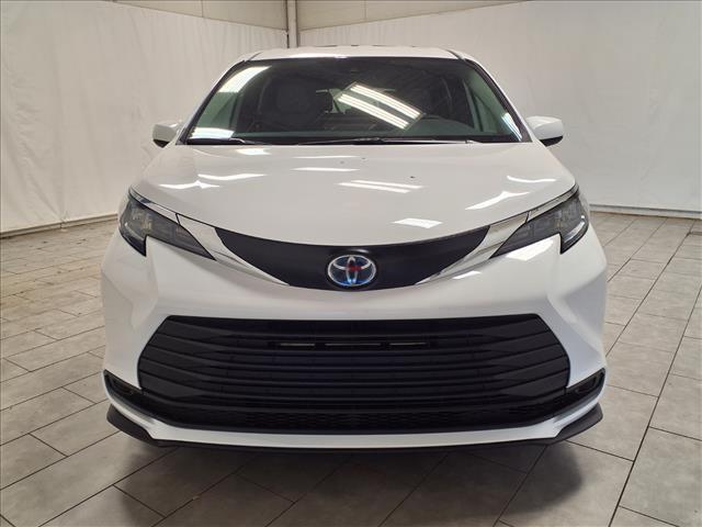 new 2025 Toyota Sienna car, priced at $41,717