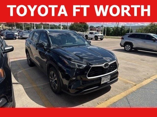 used 2023 Toyota Highlander car, priced at $35,434