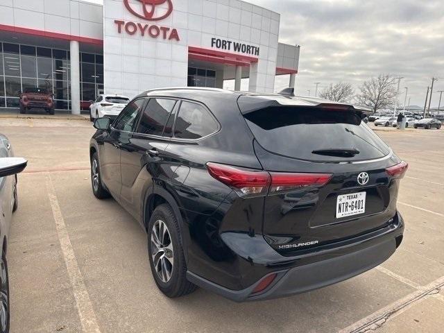 used 2021 Toyota Highlander car, priced at $31,498