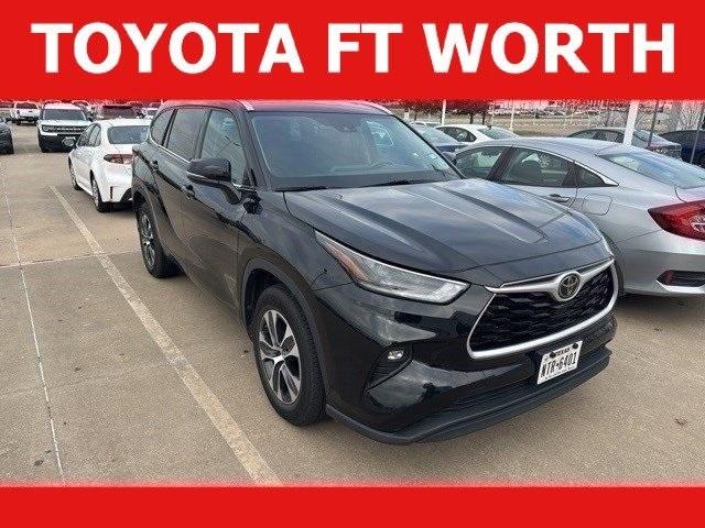 used 2021 Toyota Highlander car, priced at $31,498