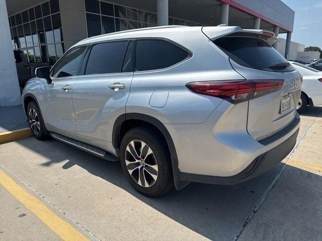 used 2022 Toyota Highlander car, priced at $35,849
