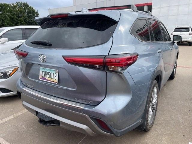 used 2022 Toyota Highlander car, priced at $37,967