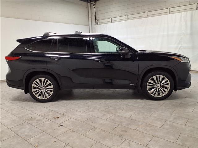 used 2022 Toyota Highlander Hybrid car, priced at $41,990