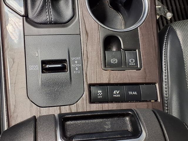 used 2022 Toyota Highlander Hybrid car, priced at $41,990