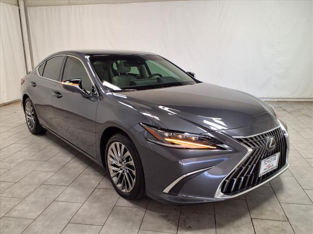 used 2025 Lexus ES 350 car, priced at $54,849