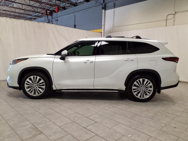 used 2025 Toyota Highlander Hybrid car, priced at $53,981