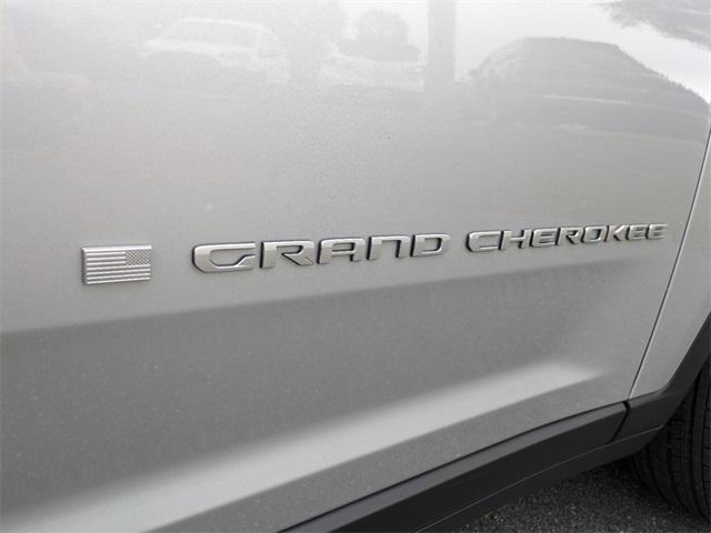 new 2025 Jeep Grand Cherokee car, priced at $41,689