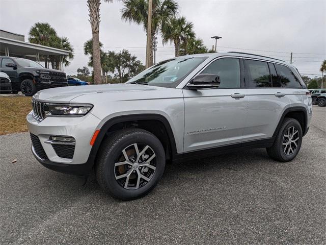 new 2025 Jeep Grand Cherokee car, priced at $41,689