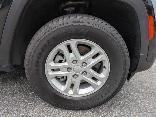 used 2023 Jeep Grand Cherokee car, priced at $28,998