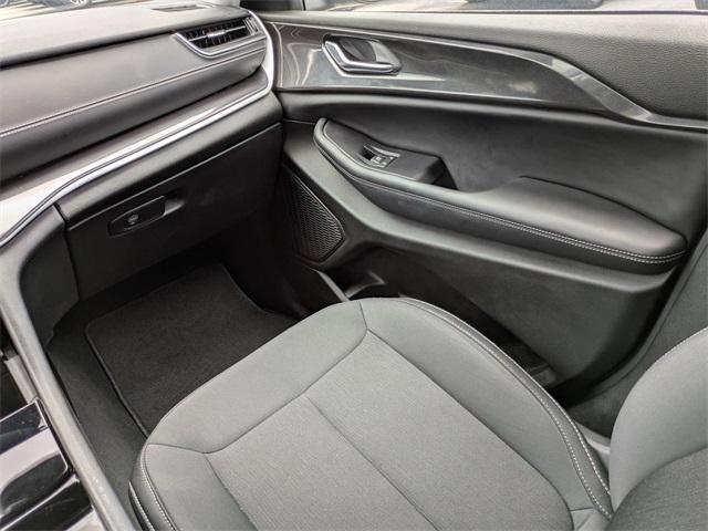 used 2023 Jeep Grand Cherokee car, priced at $28,998