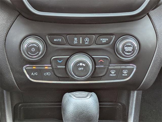 used 2020 Jeep Cherokee car, priced at $17,500