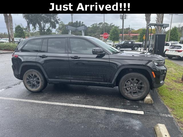 used 2024 Jeep Grand Cherokee car, priced at $32,950