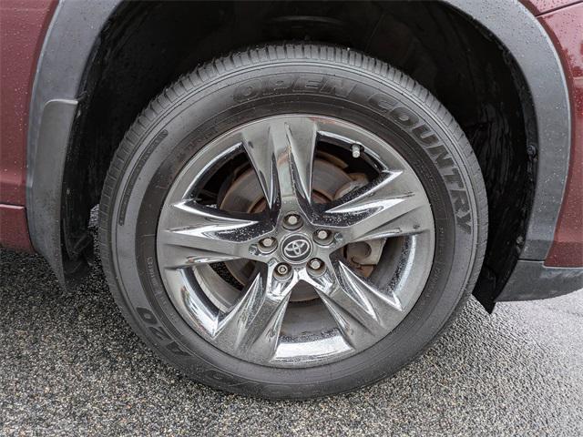 used 2019 Toyota Highlander car, priced at $32,251