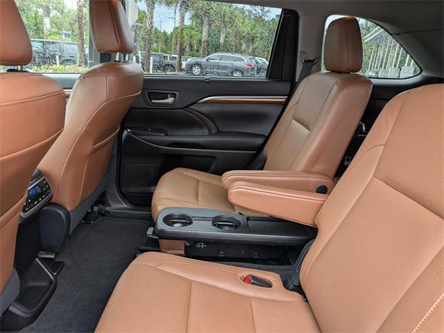 used 2019 Toyota Highlander car, priced at $32,251