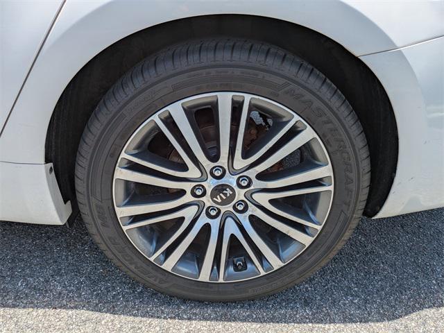 used 2015 Kia Cadenza car, priced at $11,500