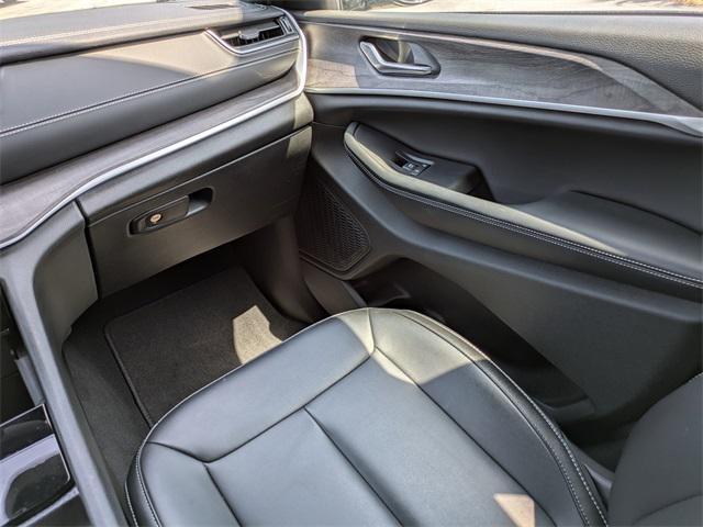used 2024 Jeep Grand Cherokee car, priced at $37,996