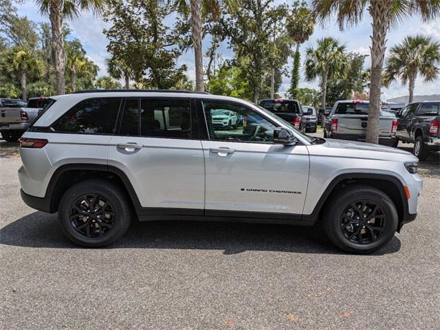 new 2024 Jeep Grand Cherokee car, priced at $38,620