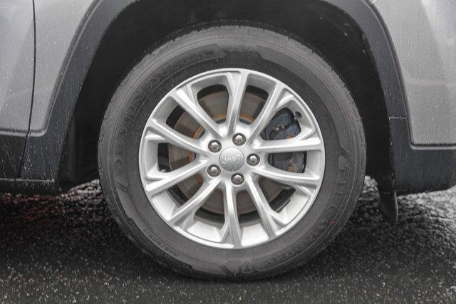 used 2019 Jeep Cherokee car, priced at $16,994