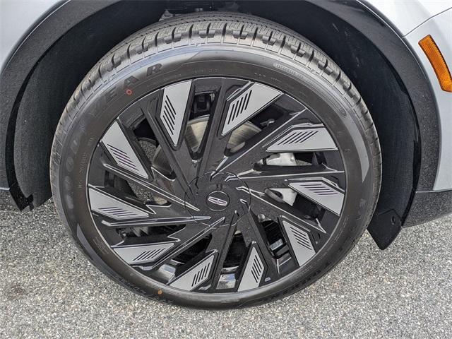 new 2025 Lincoln Nautilus car, priced at $70,741