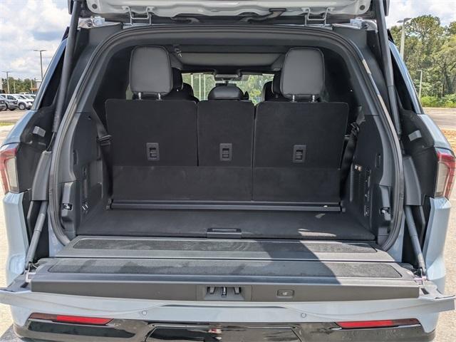 new 2025 Lincoln Navigator car, priced at $104,778