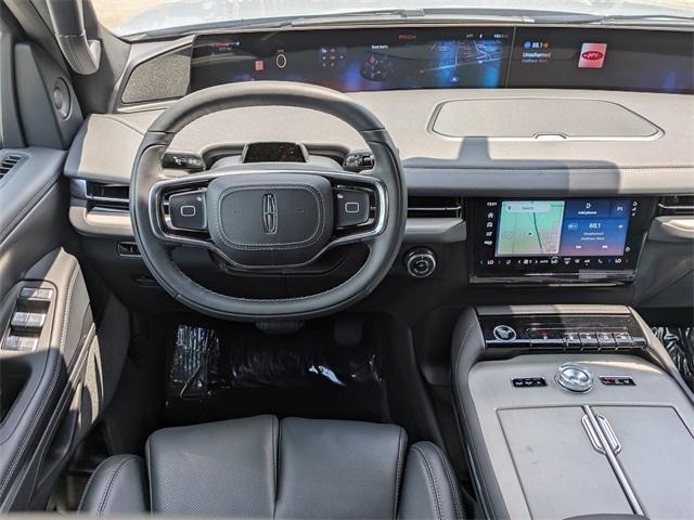 new 2025 Lincoln Navigator car, priced at $104,778