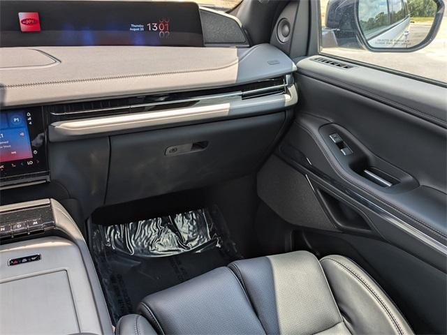 new 2025 Lincoln Navigator car, priced at $104,778